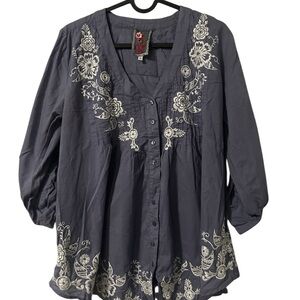 Johnny Was Blue  Embroidered Bohemian v neck top size Small.